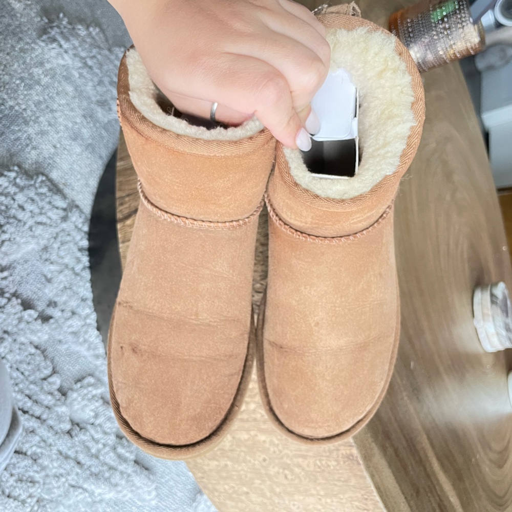 UGG | Chestnut Classic Mini Boot Size 5